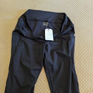 Leggings Modli 17" Capri Leggings NWT Large Black